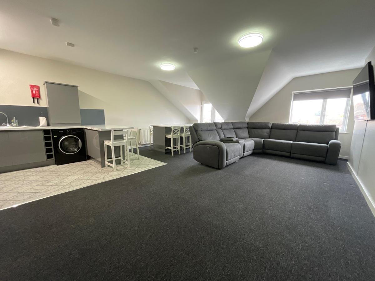 Mays - 102 Mill Street, Free Parking, 2 Minute Walk To Baltic Market And Centre - Sleep 1-10 Guests 3*