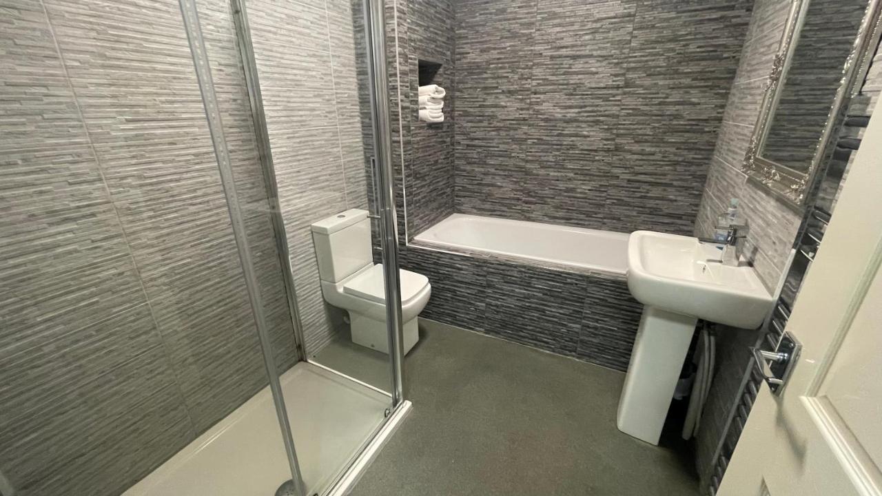 Mays - 102 Mill Street, Free Parking, 2 Minute Walk To Baltic Market And Centre - Sleep 1-10 Guests 3* Liverpool