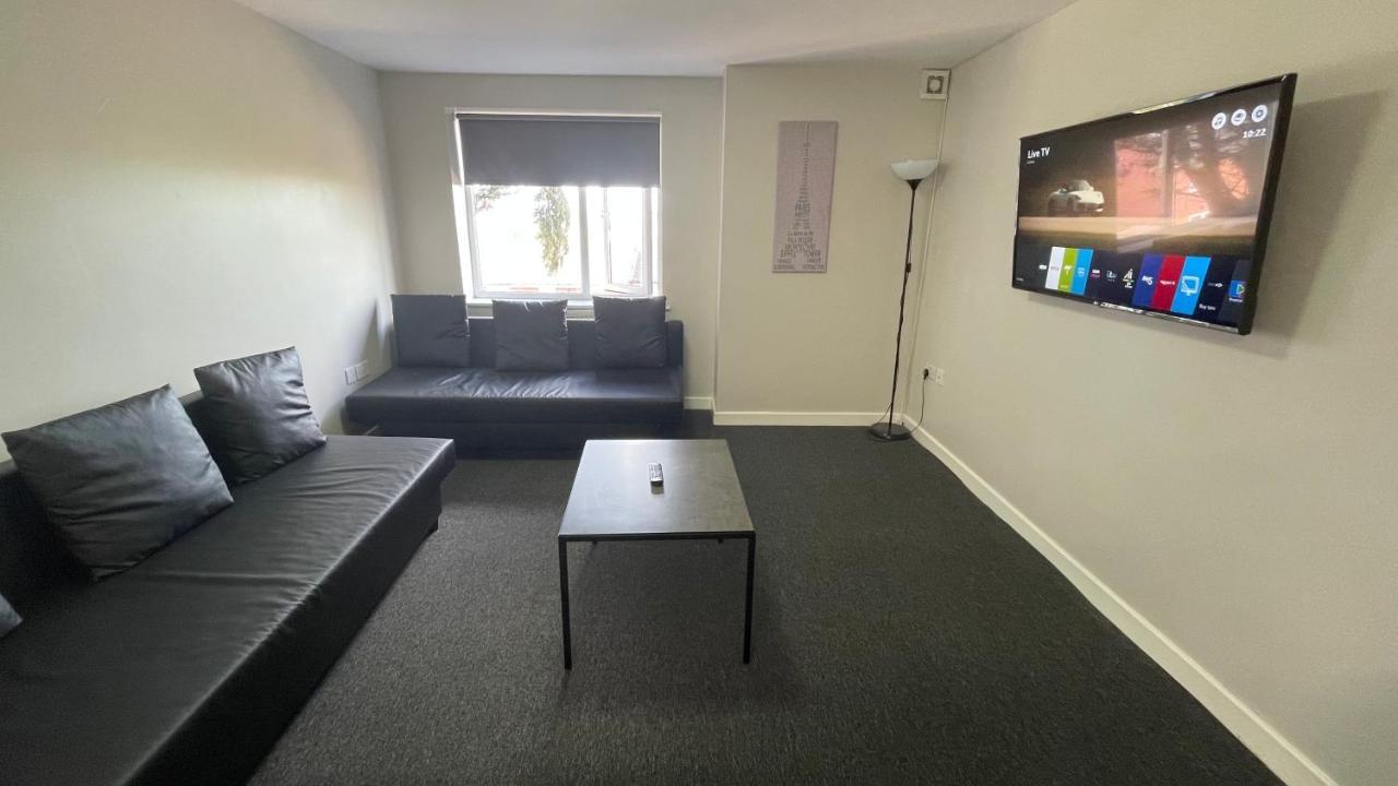 Mays - 102 Mill Street, Free Parking, 2 Minute Walk To Baltic Market And Centre - Sleep 1-10 Guests Liverpool
