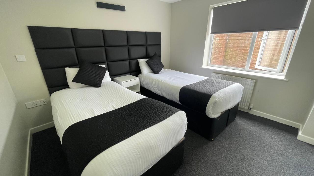 Mays - 102 Mill Street, Free Parking, 2 Minute Walk To Baltic Market And Centre - Sleep 1-10 Guests Aparthotel