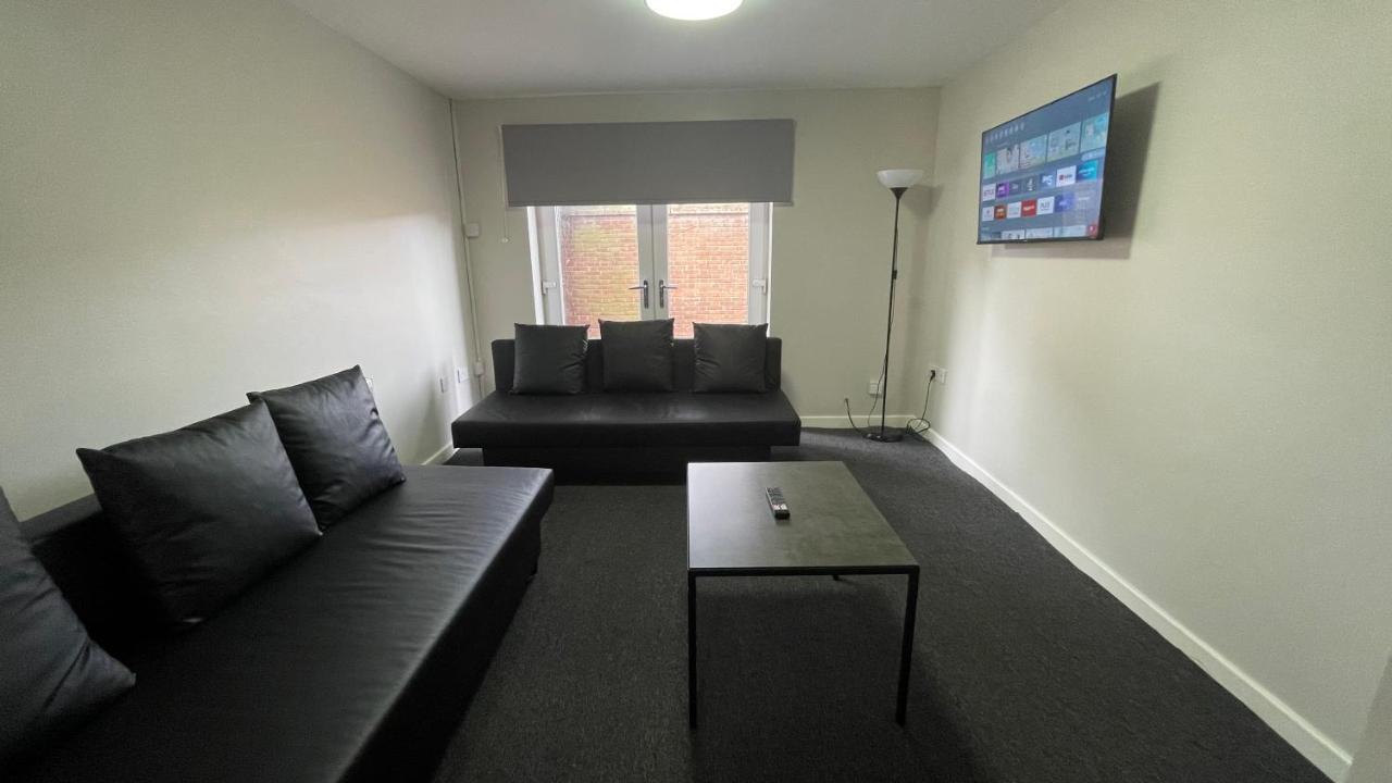 Mays - 102 Mill Street, Free Parking, 2 Minute Walk To Baltic Market And Centre - Sleep 1-10 Guests 3*