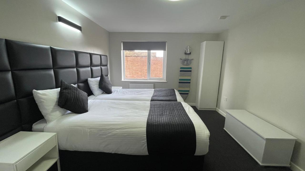 Mays - 102 Mill Street, Free Parking, 2 Minute Walk To Baltic Market And Centre - Sleep 1-10 Guests 3*