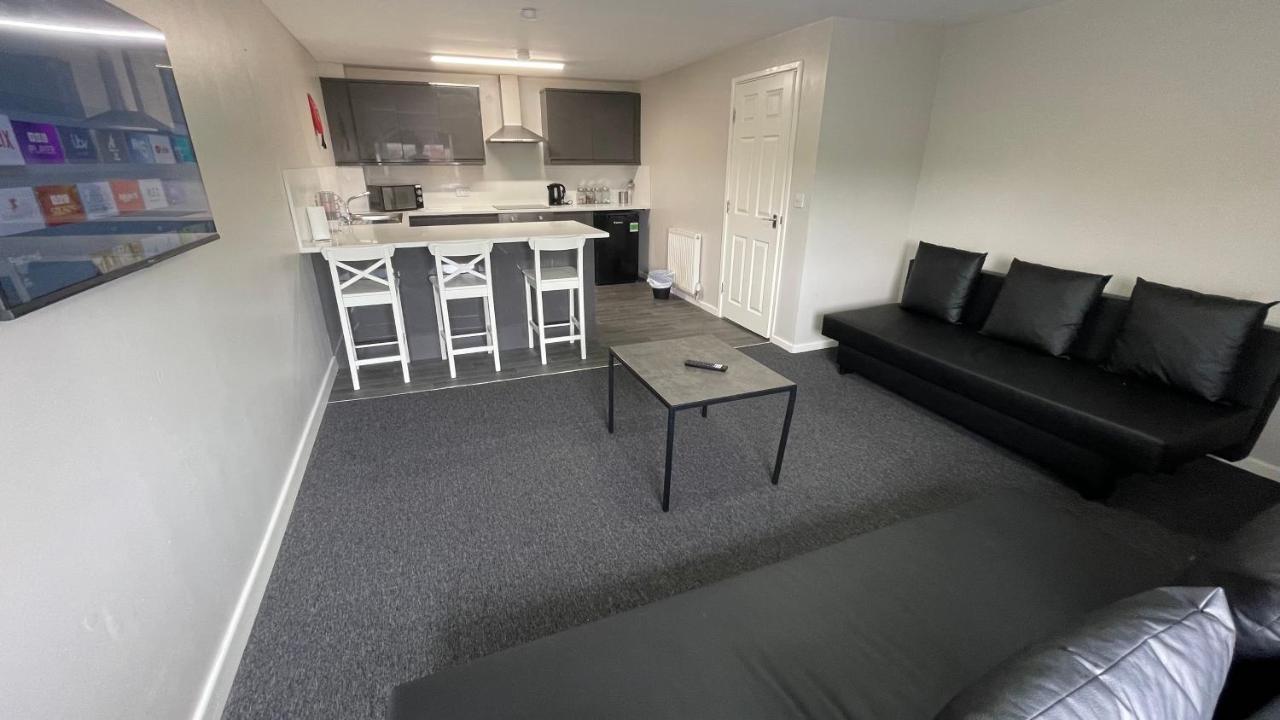 Mays - 102 Mill Street, Free Parking, 2 Minute Walk To Baltic Market And Centre - Sleep 1-10 Guests