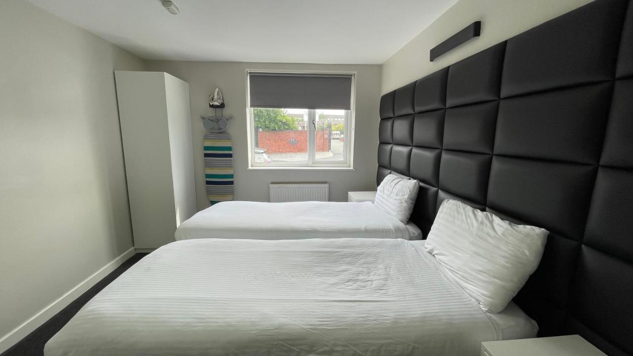 Apartahotel Mays - 102 Mill Street, Free Parking, 2 Minute Walk To Baltic Market And Centre - Sleep 1-10 Guests