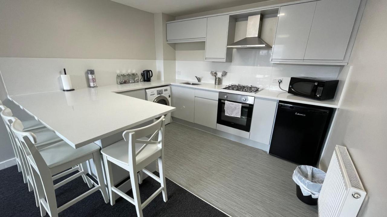 Mays - 102 Mill Street, Free Parking, 2 Minute Walk To Baltic Market And Centre - Sleep 1-10 Guests 3*