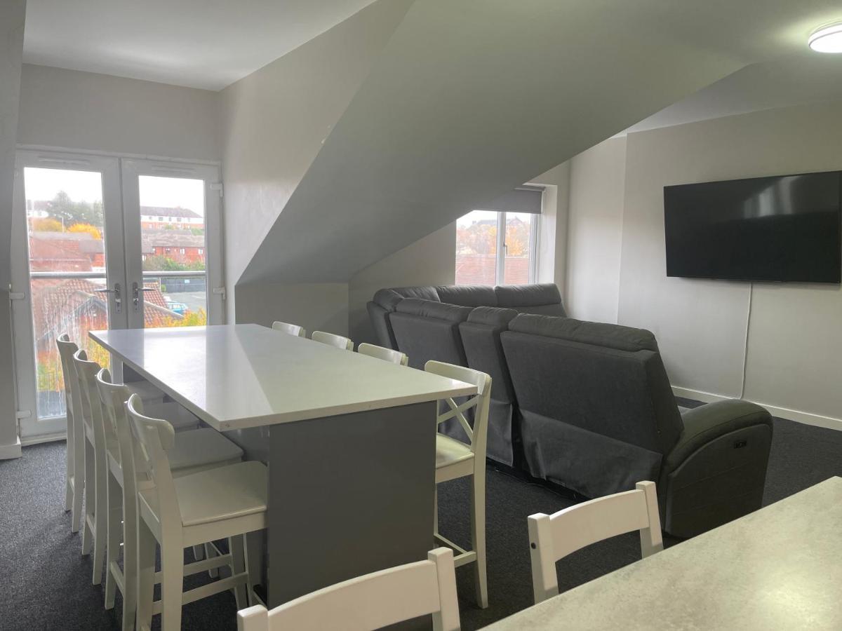 Mays Apartments: Centre Convenience With Free Parking 3*