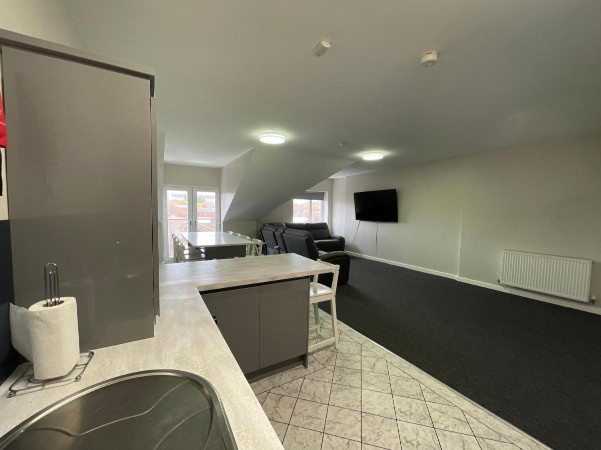 Aparthotel Mays Apartments: Centre Convenience With Free Parking Liverpool