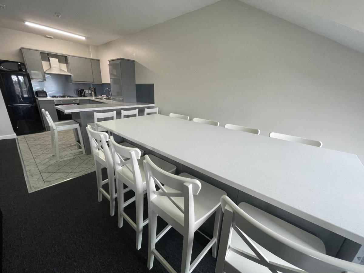 Mays Apartments: Centre Convenience With Free Parking Aparthotel 3*