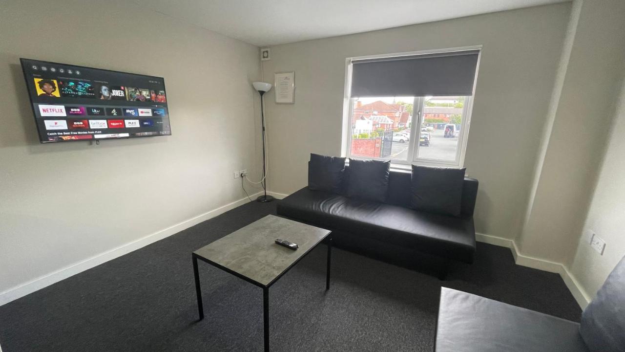 Mays Apartments: Centre Convenience With Free Parking 3*