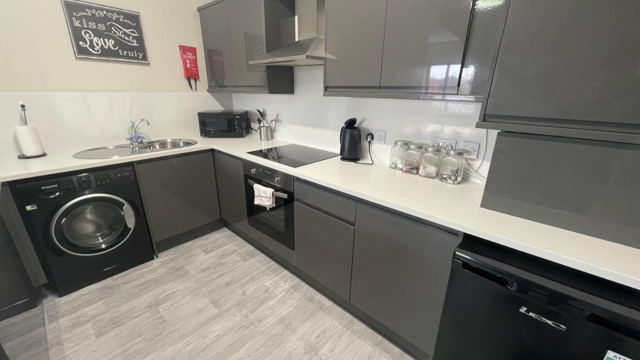 Mays Apartments: Centre Convenience With Free Parking Liverpool
