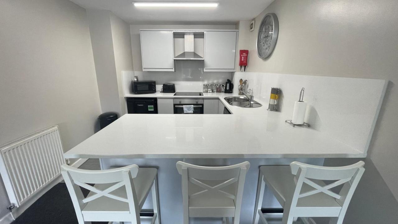 Mays Apartments: Centre Convenience With Free Parking 3*