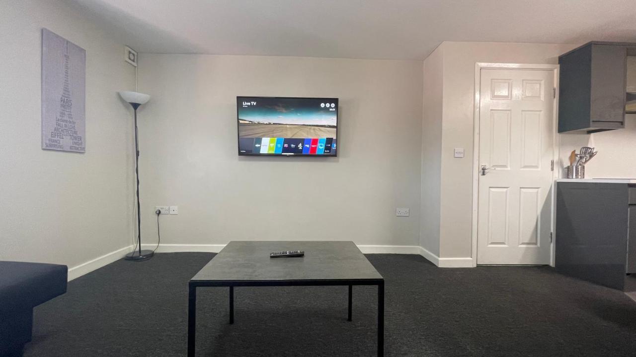 Aparthotel Mays Apartments: Centre Convenience With Free Parking