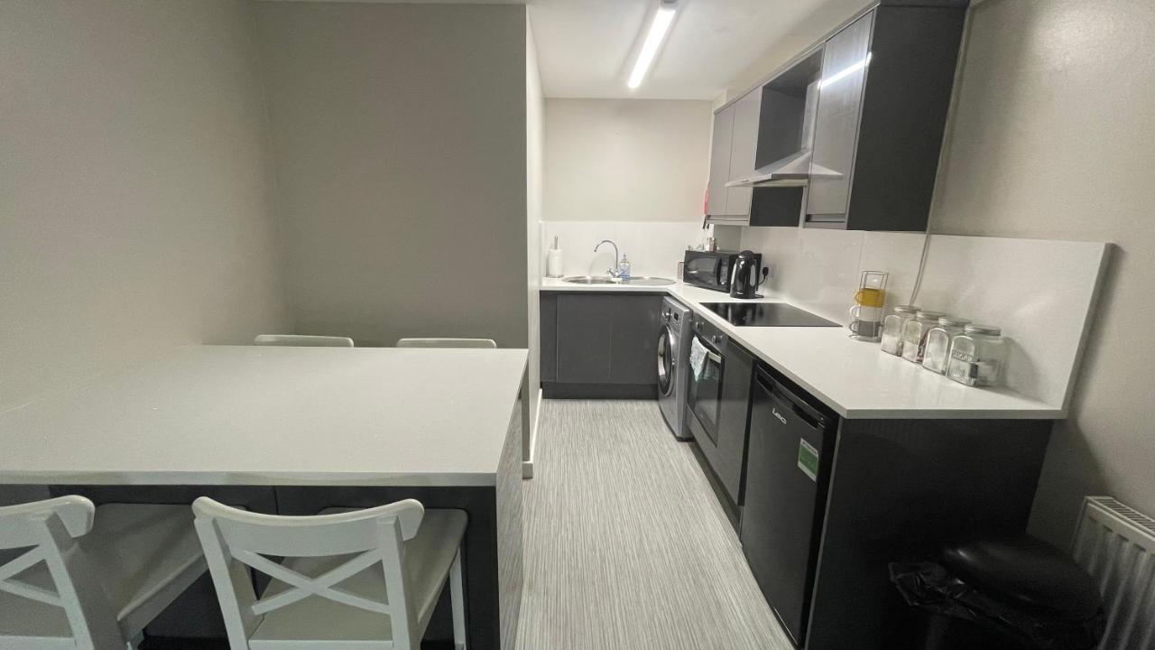 Mays Apartments: Centre Convenience With Free Parking Aparthotel Liverpool
