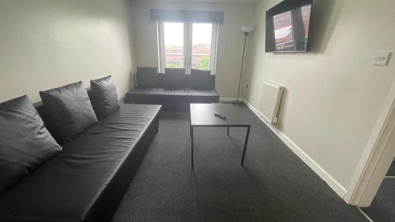 Mays Apartments: Centre Convenience With Free Parking