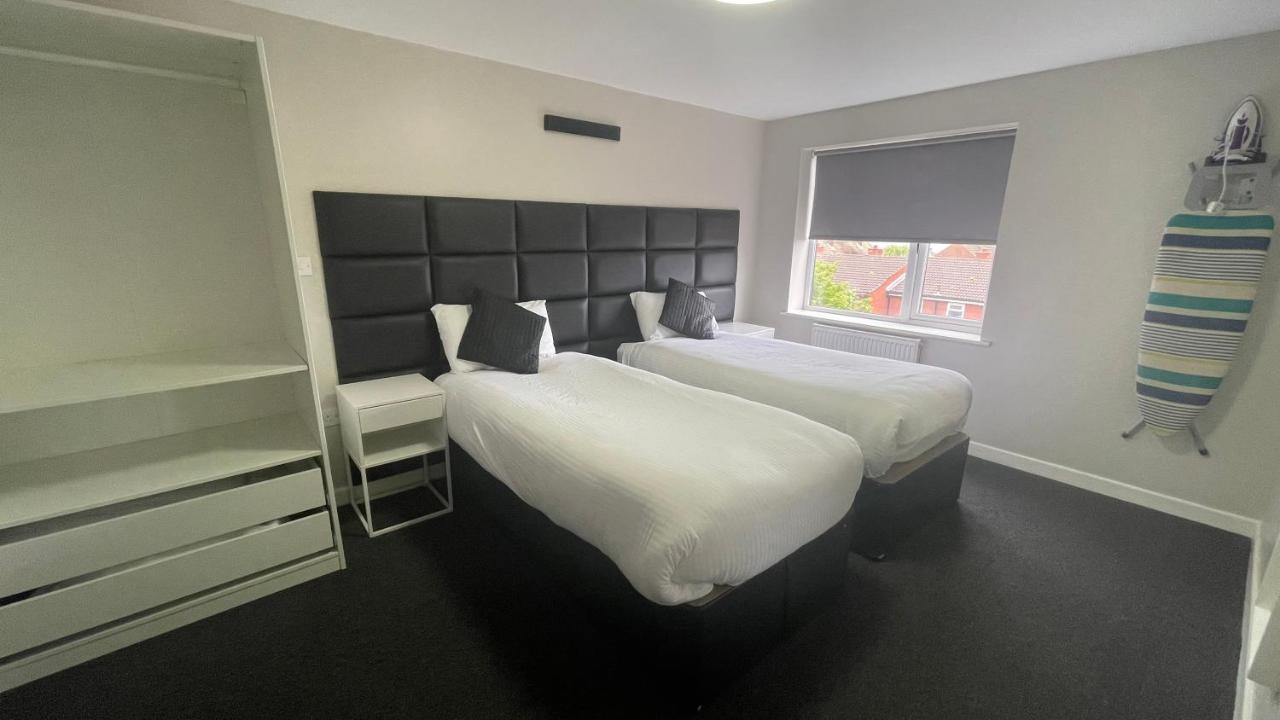 Aparthotel Mays Apartments: Centre Convenience With Free Parking
