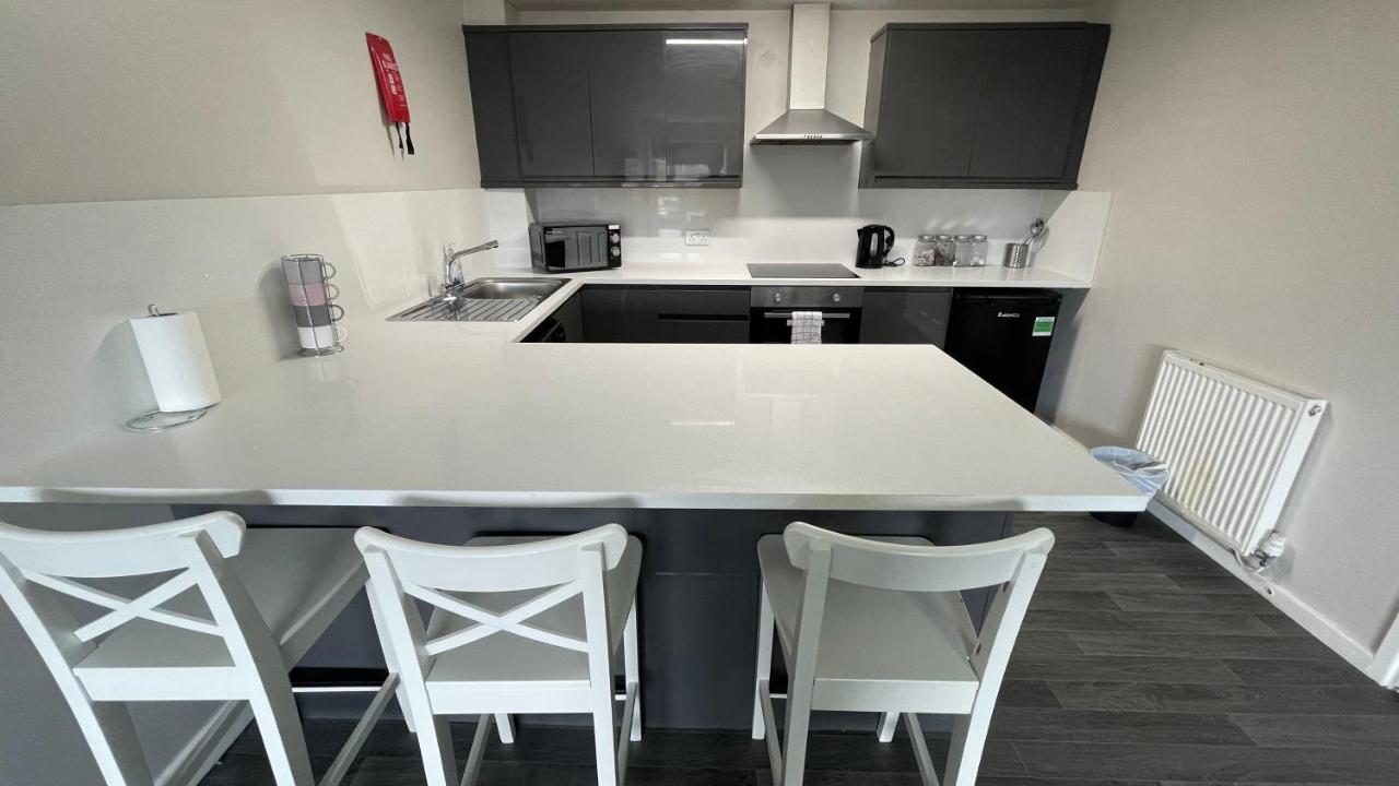 Mays Apartments: Centre Convenience With Free Parking