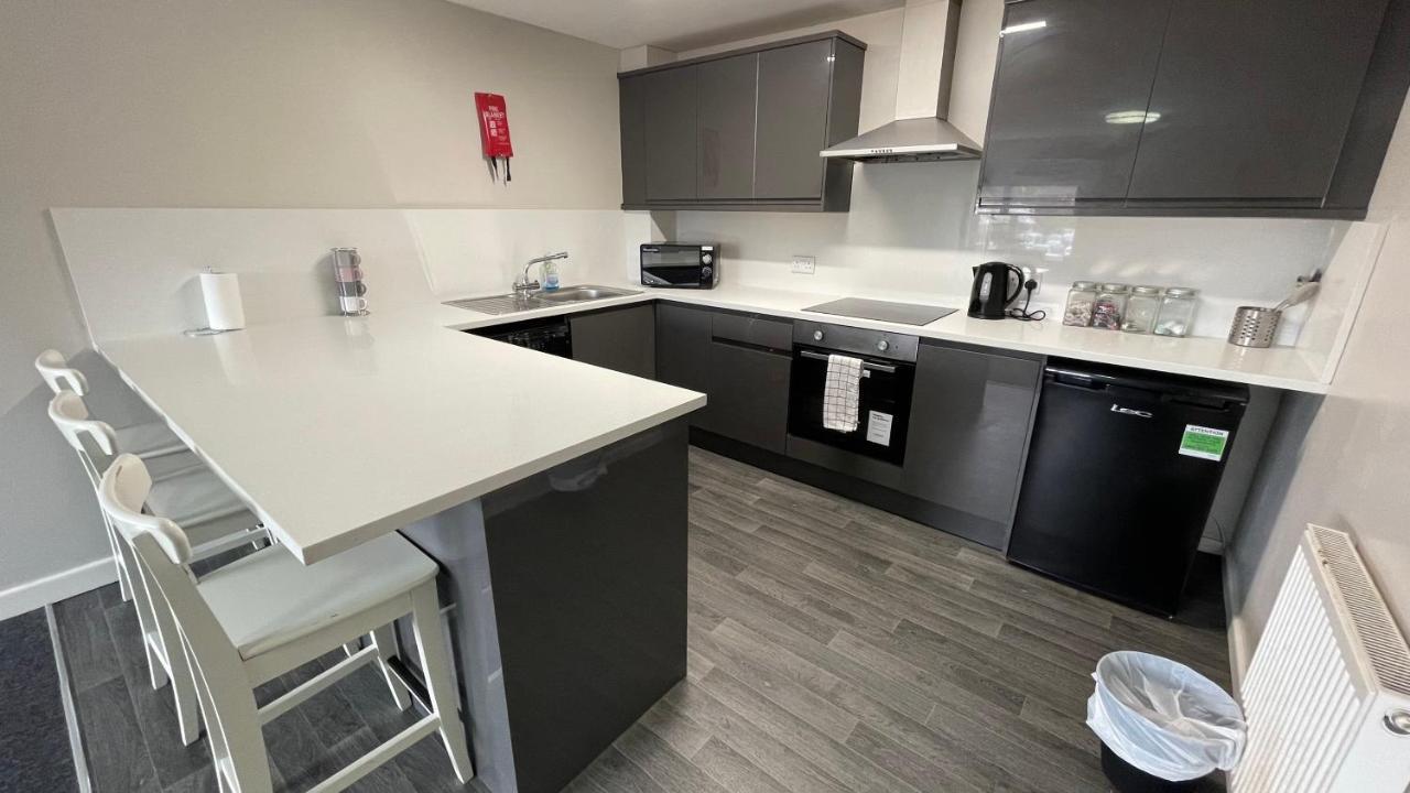 Апарт-отель Mays - 102 Mill Street, Free Parking, 2 Minute Walk To Baltic Market And Centre - Sleep 1-10 Guests 3*