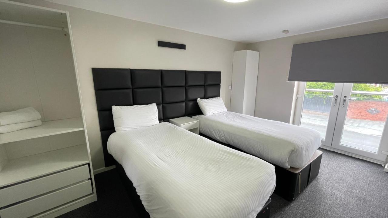 Апарт-отель Mays - 102 Mill Street, Free Parking, 2 Minute Walk To Baltic Market And Centre - Sleep 1-10 Guests