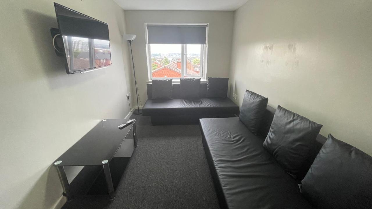 Mays Apartments: Centre Convenience With Free Parking