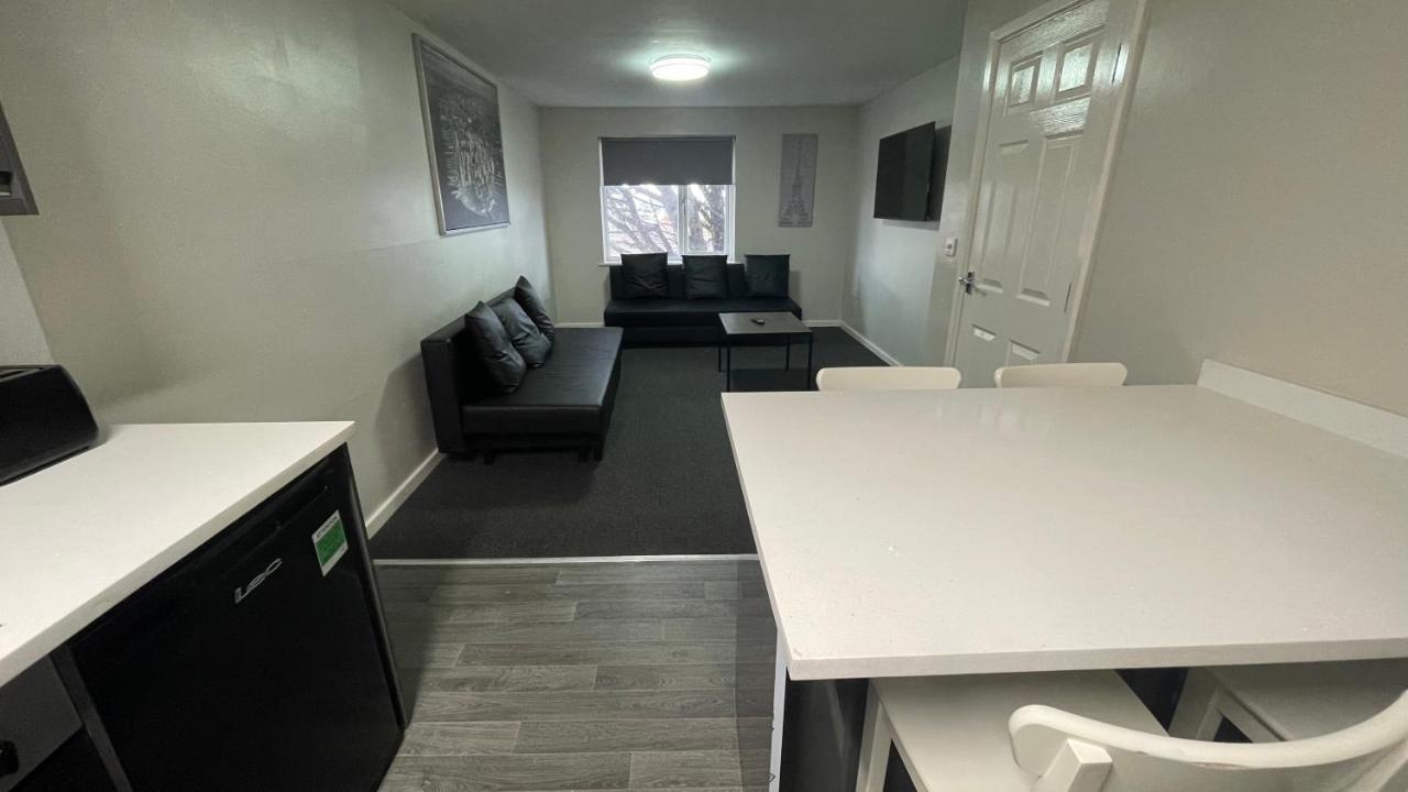 Mays Apartments: Centre Convenience With Free Parking Aparthotel Liverpool
