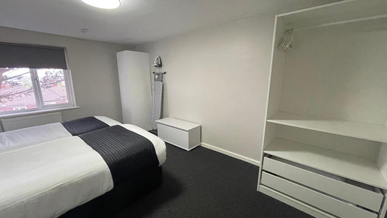 Mays Apartments: Centre Convenience With Free Parking