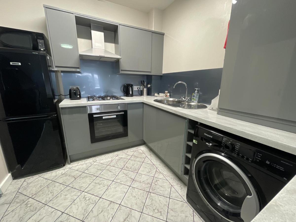 Mays - 102 Mill Street, Free Parking, 2 Minute Walk To Baltic Market And Centre - Sleep 1-10 Guests Liverpool