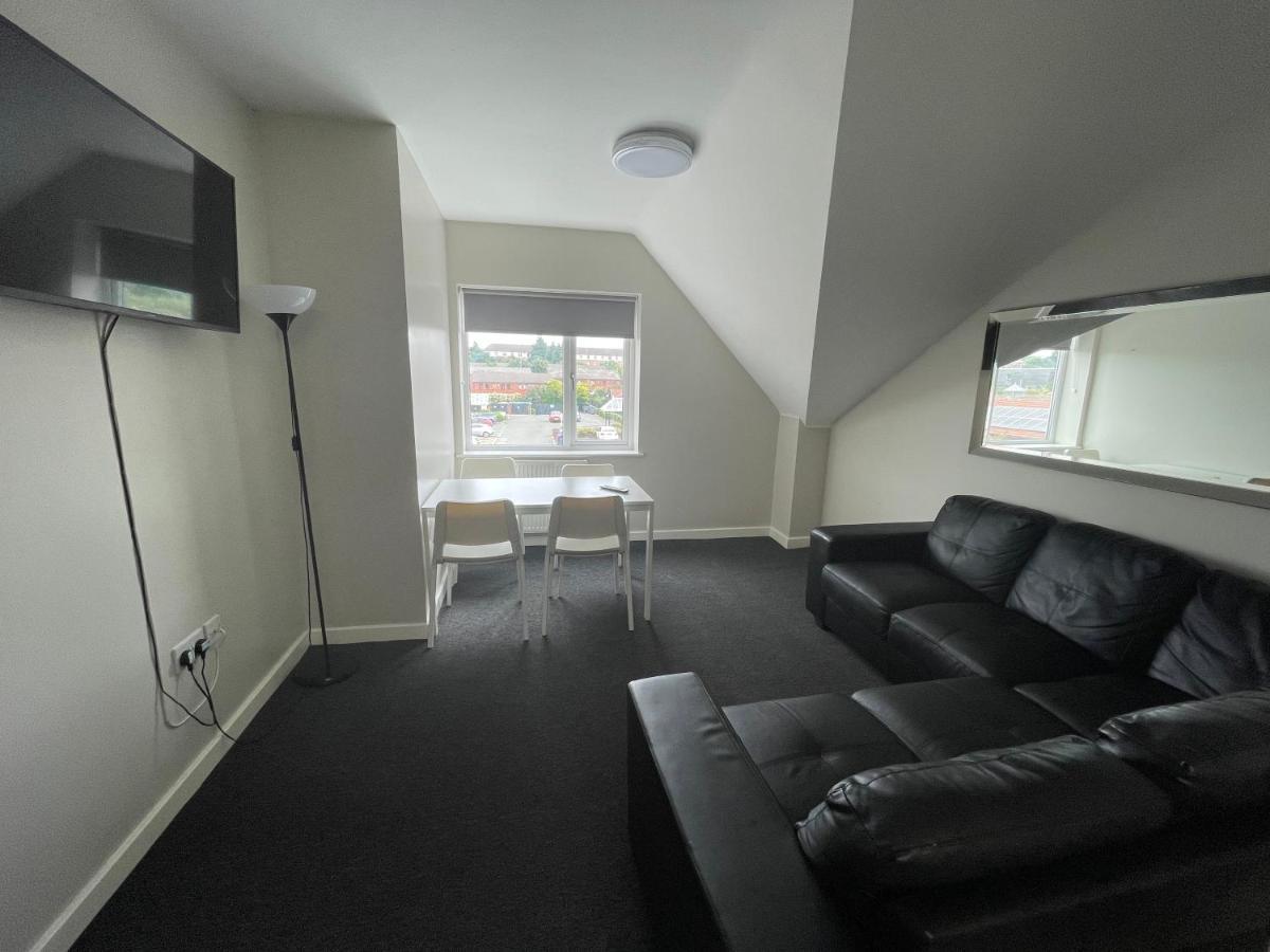 Mays - 102 Mill Street, Free Parking, 2 Minute Walk To Baltic Market And Centre - Sleep 1-10 Guests
