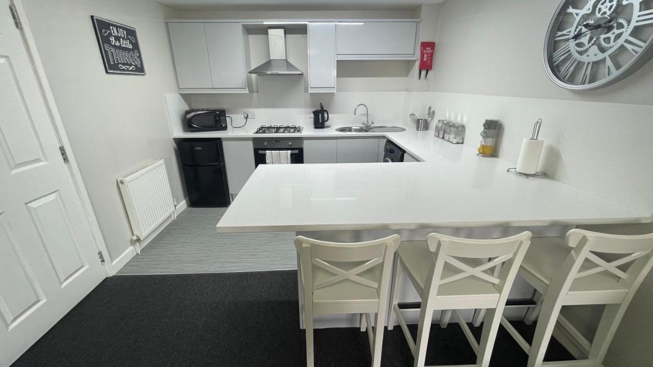Mays - 102 Mill Street, Free Parking, 2 Minute Walk To Baltic Market And Centre - Sleep 1-10 Guests Apartahotel 3*